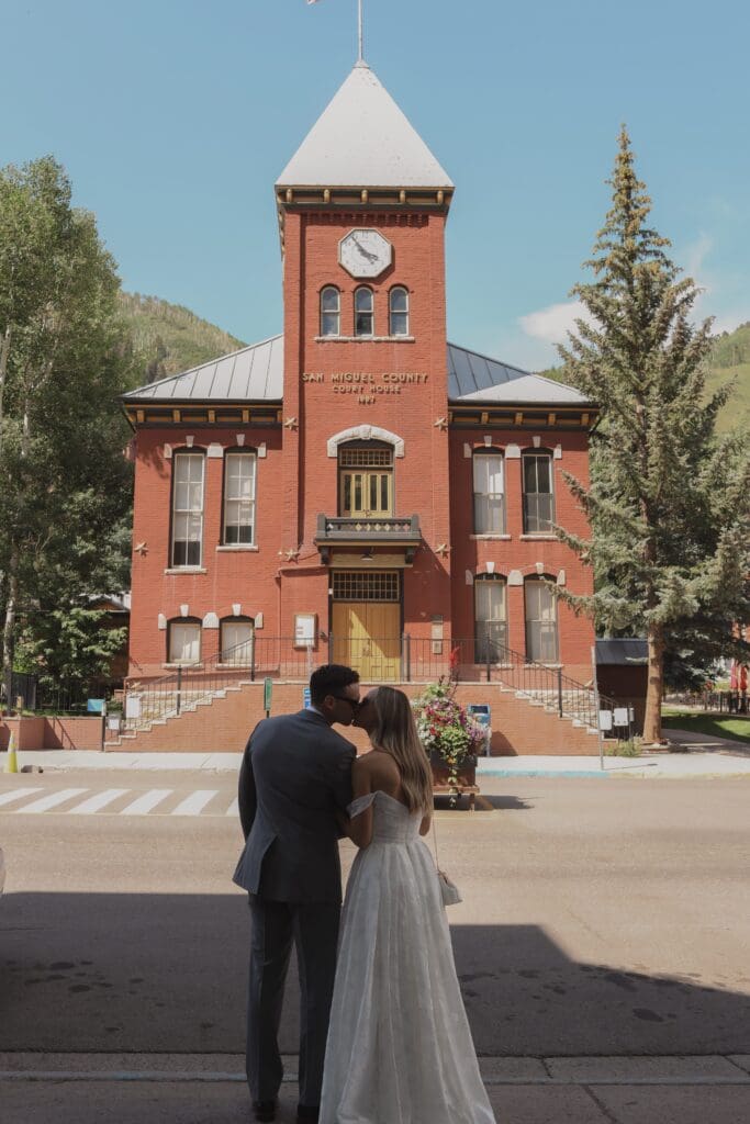 San Miguel courthouse elopement